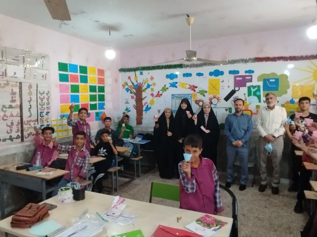 ویژه برنامه «پیک امید» کتابخانههای سیار کانون در روستای البصره اهواز