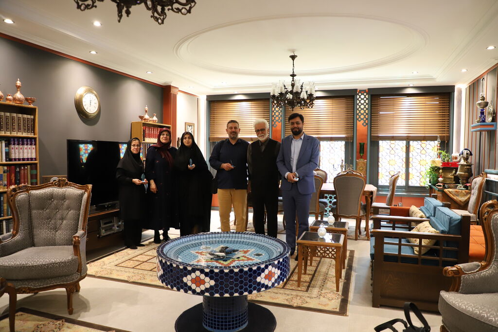 دیدار مدیرکل و کارکنان کانون پرورش فکری کودکان و نوجوانان استان قزوین با اعضای پیش‌کسوت کانون