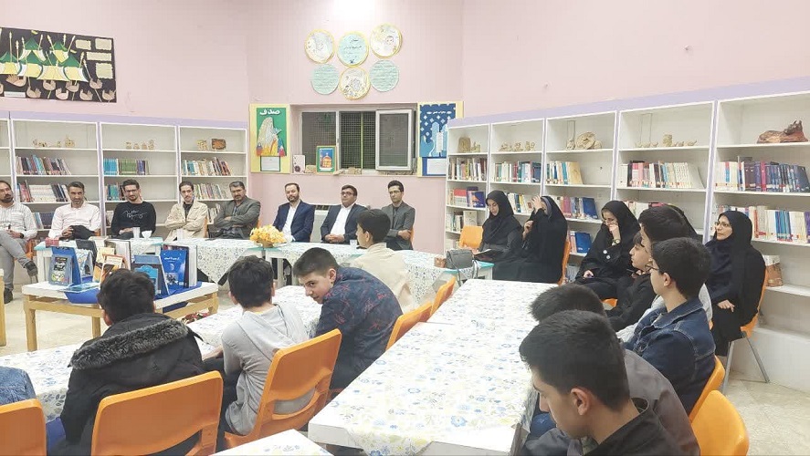 شبی با مهتاب و ستاره‌ها در کانون فریدون‌شهر استان اصفهان