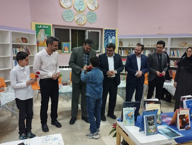 شبی با مهتاب و ستاره‌ها در کانون فریدون‌شهر استان اصفهان