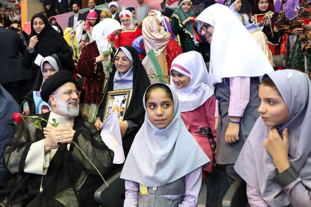 برگزاری سوگواره «مهتاب مهربانی - خورشید ایثار» به یاد شهدای خدمت در کانون کهگیلویه و بویراحمد برگزاری سوگواره «مهتاب مهربانی - خورشید ایثار» به یاد شهدای خدمت در کانون کهگیلویه و بویراحمد