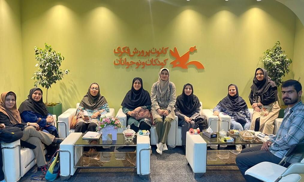 اردوی نمایشگاه کتاب برای همکاران کانون استان قزوین