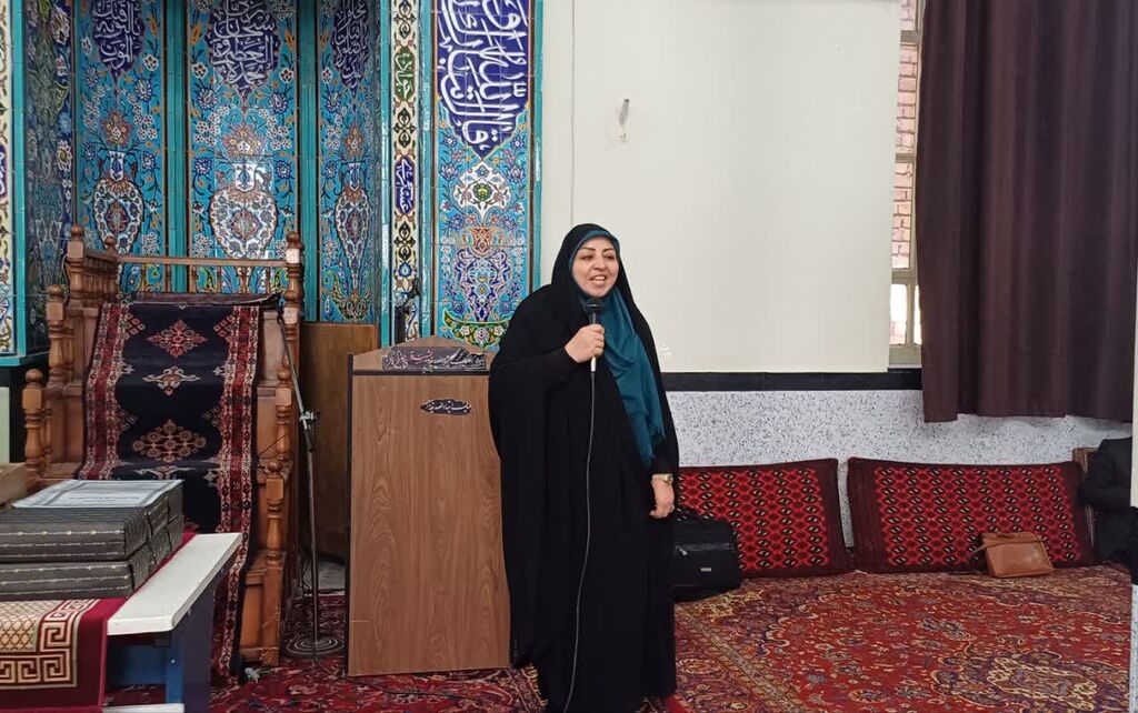 اجرای هفتاد و ششمین پیک امید کانون همدان با یاد شهید سلیمانی در روستای طراقیه