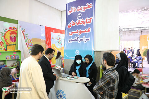 بازدید مدیرعامل کانون از سی‌وششمین در نمایشگاه بین‌المللی کتاب تهران