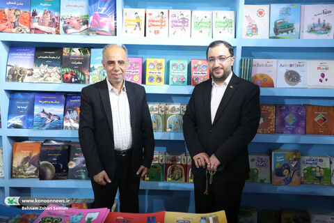 بازدید مدیرعامل کانون از سی‌وششمین در نمایشگاه بین‌المللی کتاب تهران