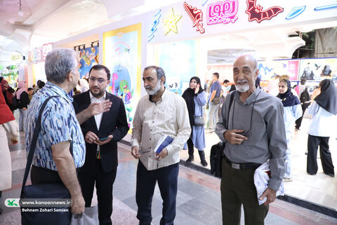 بازدید مدیرعامل کانون از سی‌وششمین در نمایشگاه بین‌المللی کتاب تهران