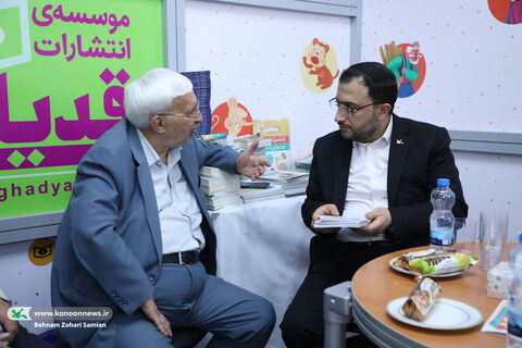 بازدید مدیرعامل کانون از سی‌وششمین در نمایشگاه بین‌المللی کتاب تهران