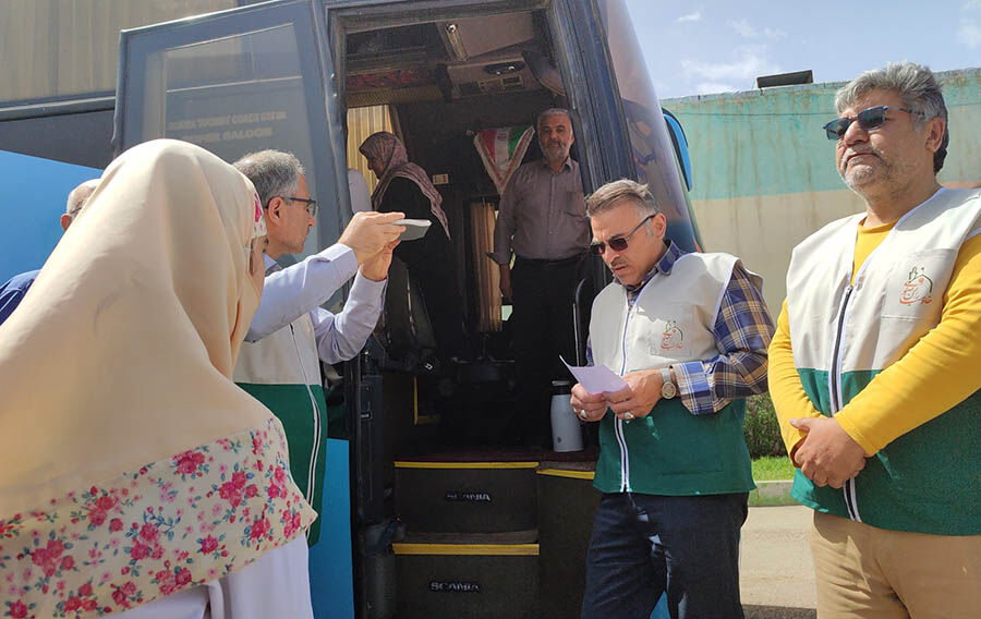 اعضای مرکز ۴ کانون اردبیل به همراه اولیای خود راهی مشهد شدند