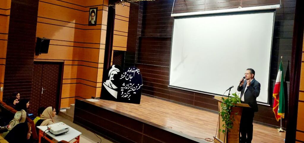 اولین نشست شاهنامهخوانی کانون کرمانشاه برگزار شد