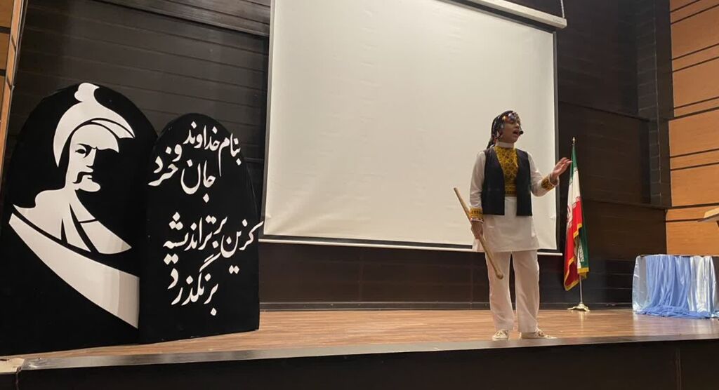 اولین نشست شاهنامهخوانی کانون کرمانشاه برگزار شد