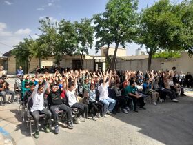 اجرای برنامههای تماشاخانه سیار کانون در هفته فرهنگی دلیجان