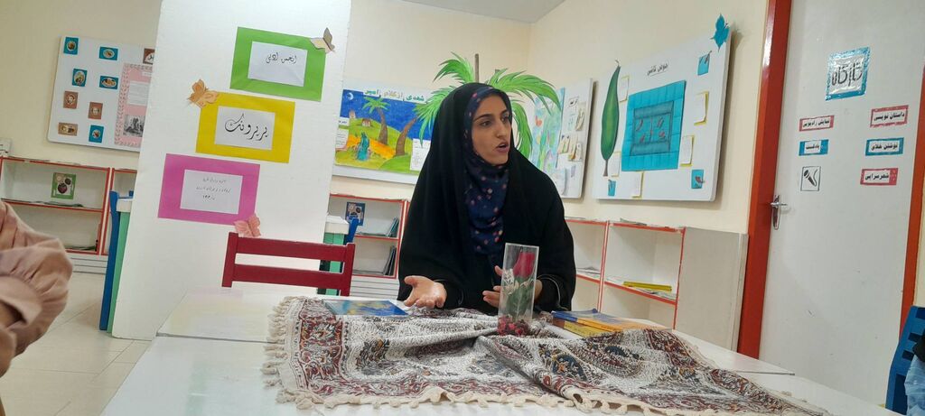 نشست تخصصی طنز در انجمن ادبی پرپرونک با حضور ندا پیروان