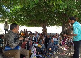 یادبود زلزله ، لبخند کودکان