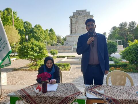 بازدید از آرامگاه
