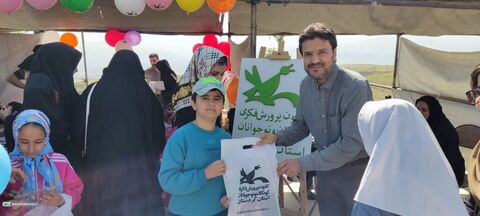 حضور موثر کانون پرورش فکری کودکان و نوجوانان کردستان در همایش بزرگ پیاده‌روی به مناسبت سالگرد سفر مقام معظم رهبری و هفته جوانی جمعیت