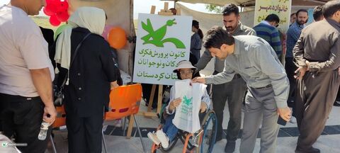 حضور موثر کانون پرورش فکری کودکان و نوجوانان کردستان در همایش بزرگ پیاده‌روی به مناسبت سالگرد سفر مقام معظم رهبری و هفته جوانی جمعیت