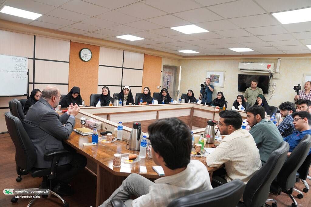 حضور سه عضو کانون کرمانشاه در اردوی باشگاه شعر قاف