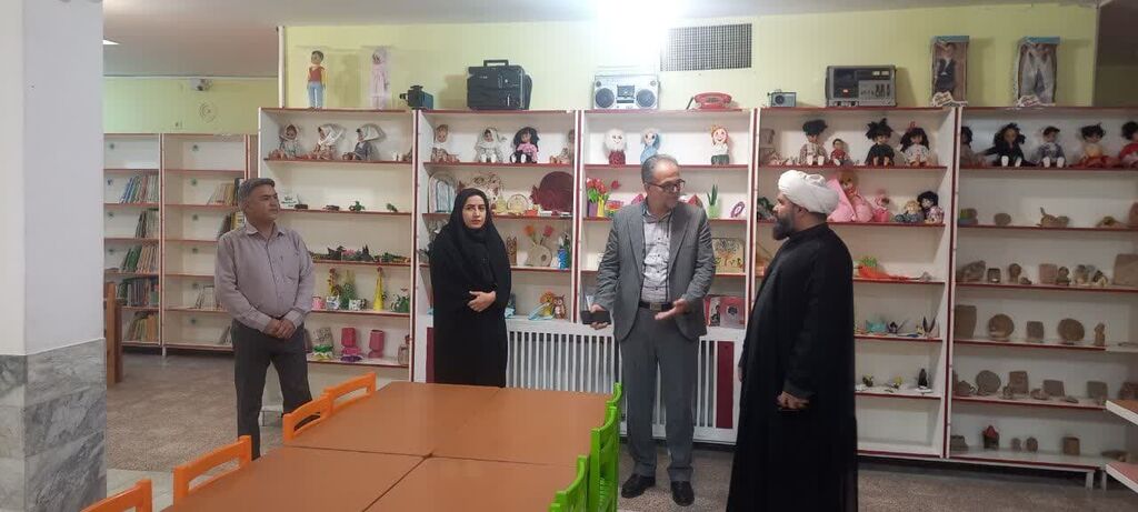 بازدید نماینده مجلس شورای اسلامی از مرکز فرهنگی، هنری کاشمر