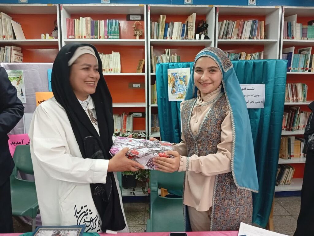 نشست «چنین گفت فردوسی پاکزاد» در مهدیشهر برگزار شد