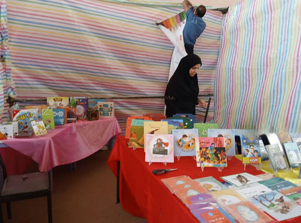 از شاهنامه تا بازیهای بومی؛ غرفهی کانون اسفراین روح تازهای به جشنواره دمید