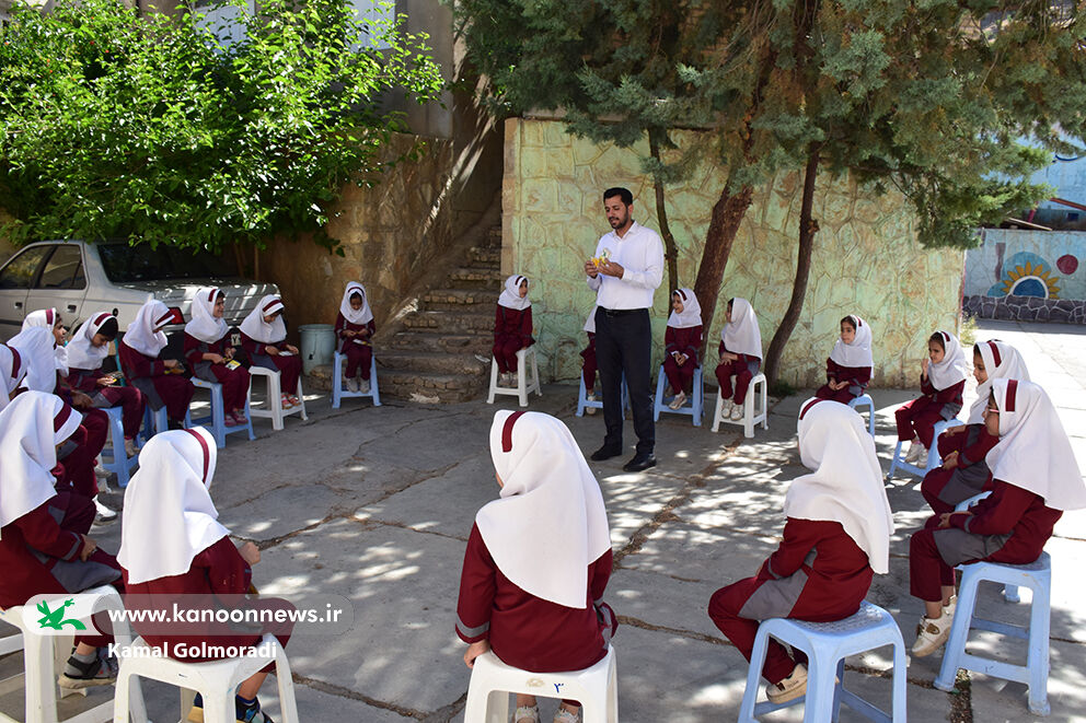 جشن روز جهانی کتابخانههای سیار در خرمآباد/ گامی در جهت گسترش عدالت فرهنگی