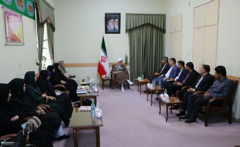 امام جمعه شیراز از مربیان سیار کانون فارس تجلیل کرد