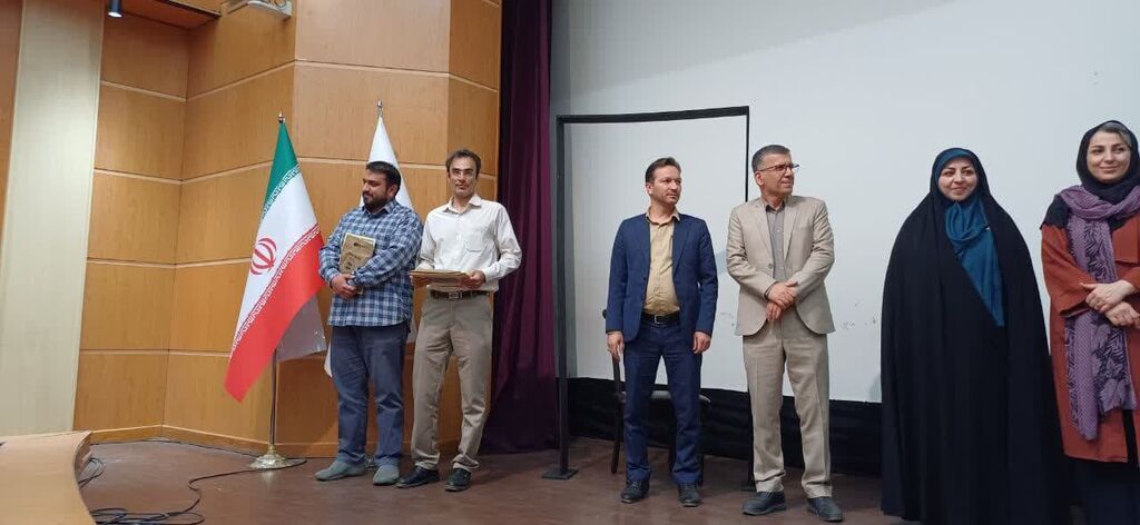 کتابخانههای سیار پیامآوران روشنایی، دانایی و امید هستند