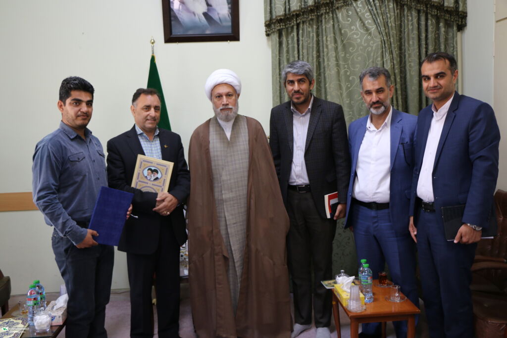 تجلیل نماینده مقام معظم رهبری از مربیان سیار کانون فارس