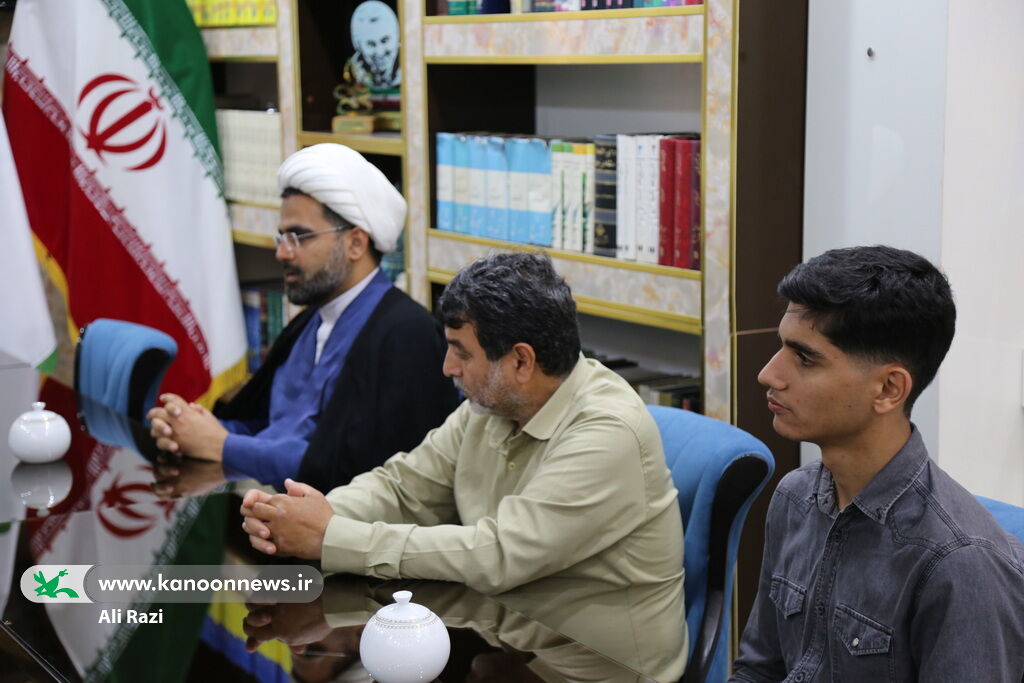 دیدار مدیرکل کانون استان بوشهر با مدیر کانون نخبگان آفتابگردان