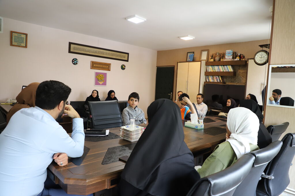 نشست مدیرکل کانون قزوین با کانون‌یاران و اعضای شورای نوجوان استان