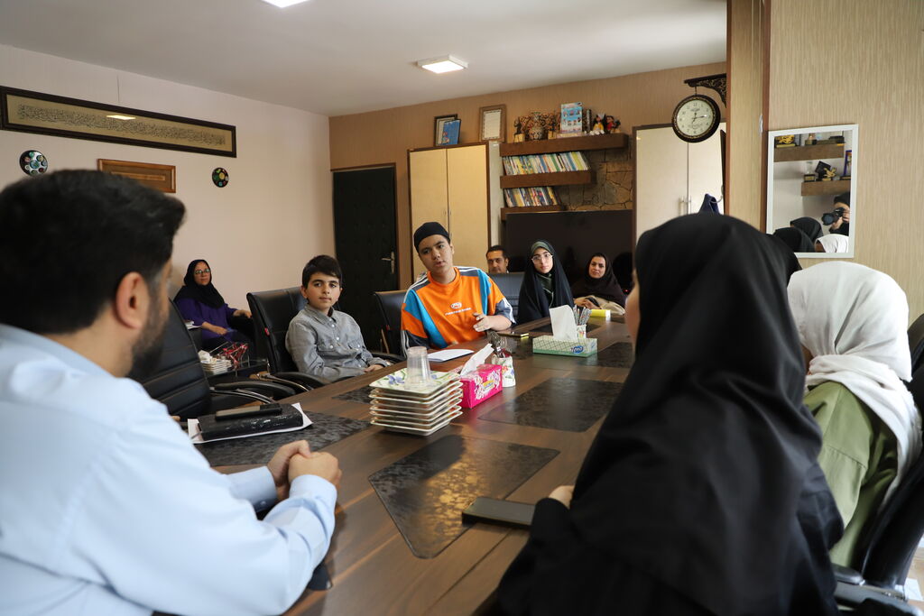 نشست مدیرکل کانون قزوین با کانون‌یاران و اعضای شورای نوجوان استان
