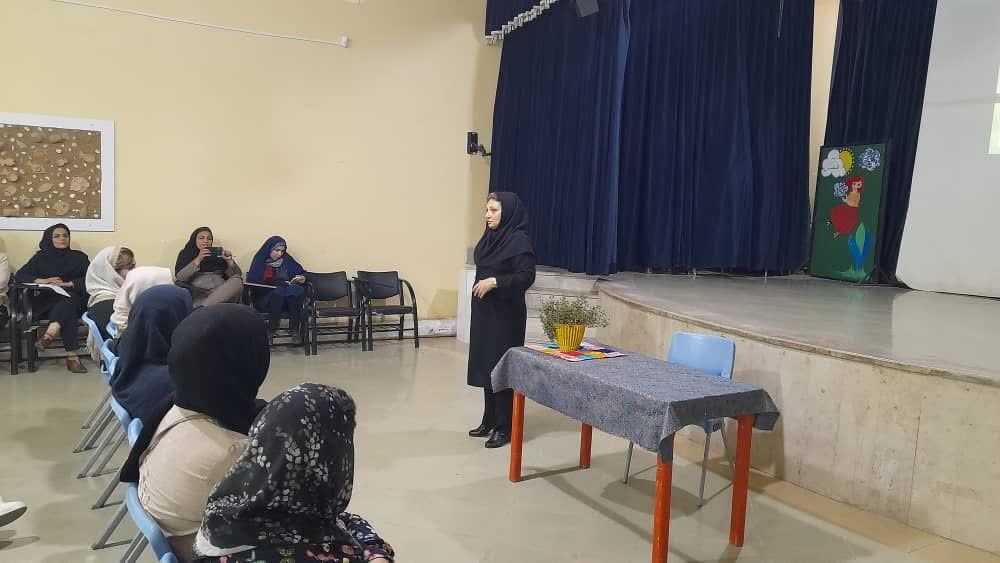 برگزاری کارگاه «نجات فرزند نوجوان از تفکرات منفی» در مرکز فرهنگی هنری شماره ۴ بندرعباس