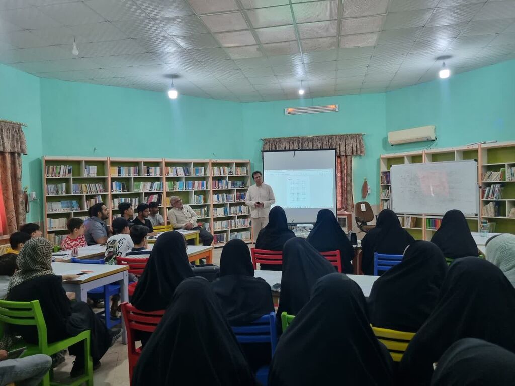 نشست آشنایی با هوش مصنوعی در کانون پرورش فکری ابوموسی