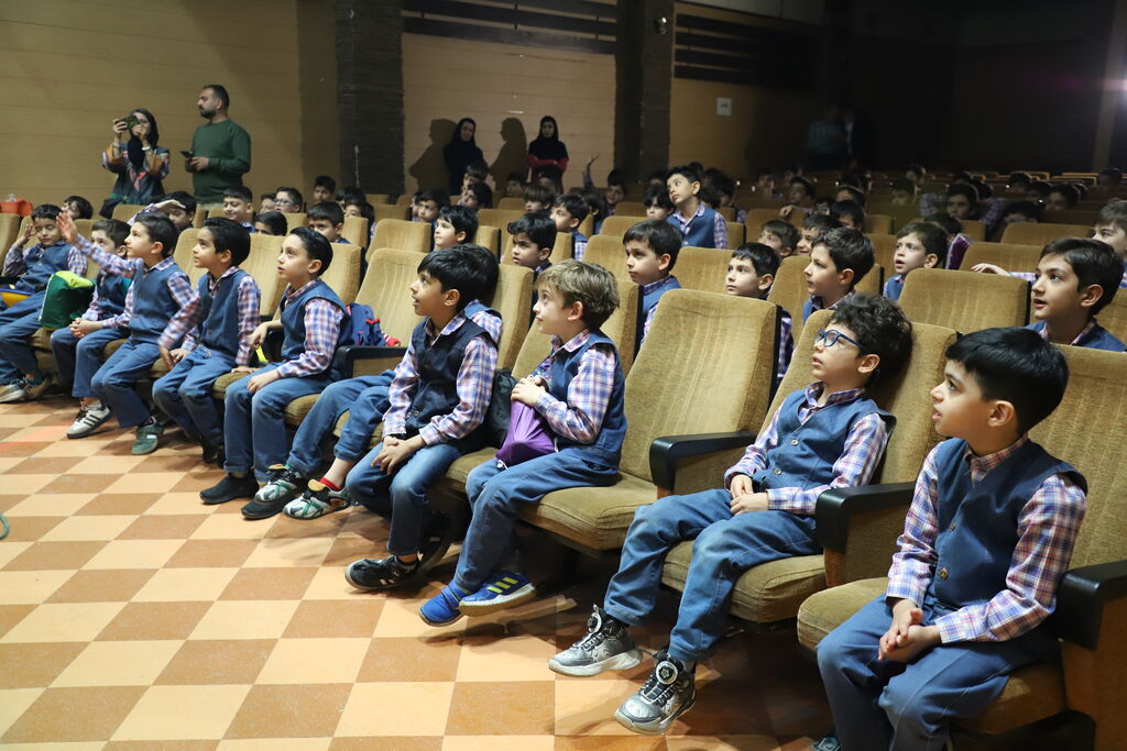 نمایش «مدرسه موشها» در خانه تئاتر قزوین