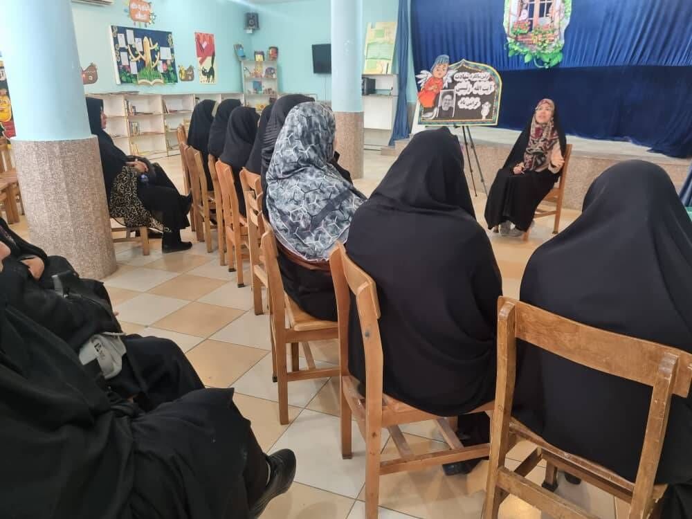 گرامیداشت یاد شهید آیتالله رئیسی با حضور نوجوانان و خانوادهها در کانون جهرمدو