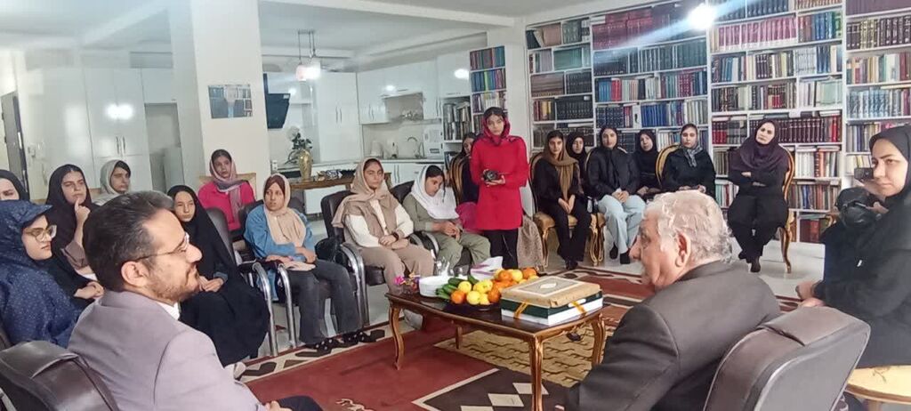 دیدار اعضای کانون کرمانشاه با پژوهشگر و نویسنده تاریخ‌پژوه