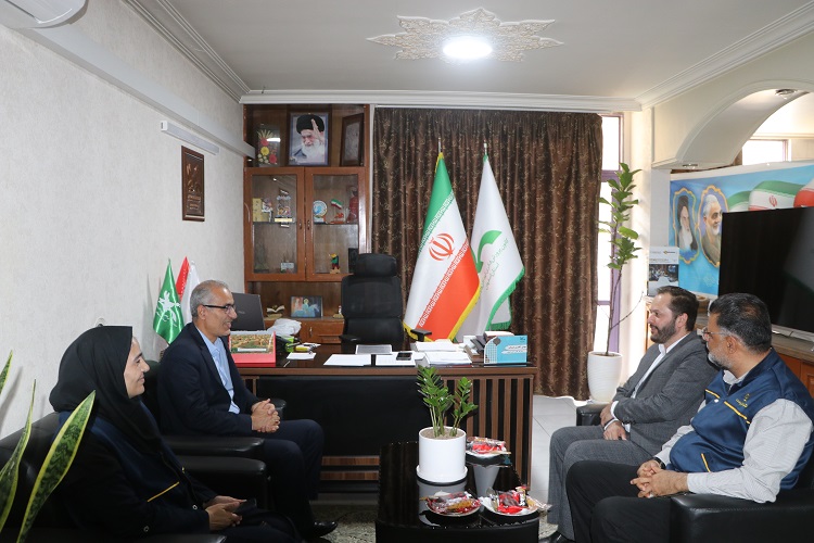 تجلیل از زحمات مدیرکل کانون استان اصفهان