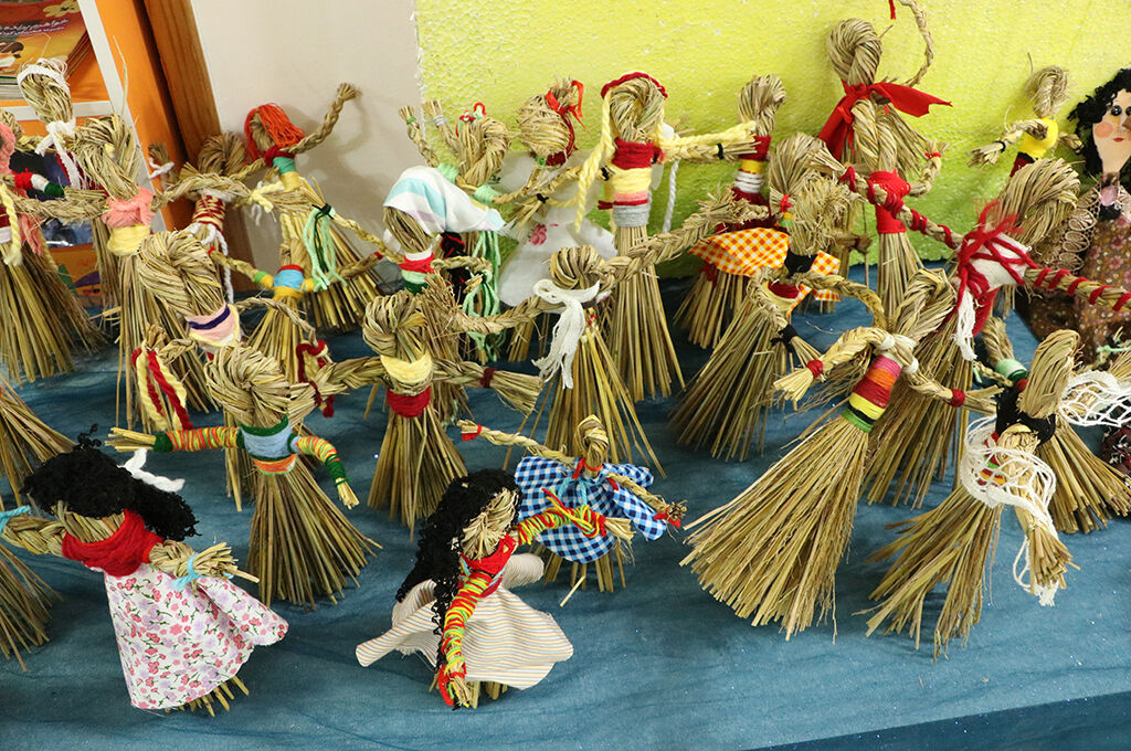 مربیان کانون گیلان در دوره آموزشی عروسکسازی شرکتکردند