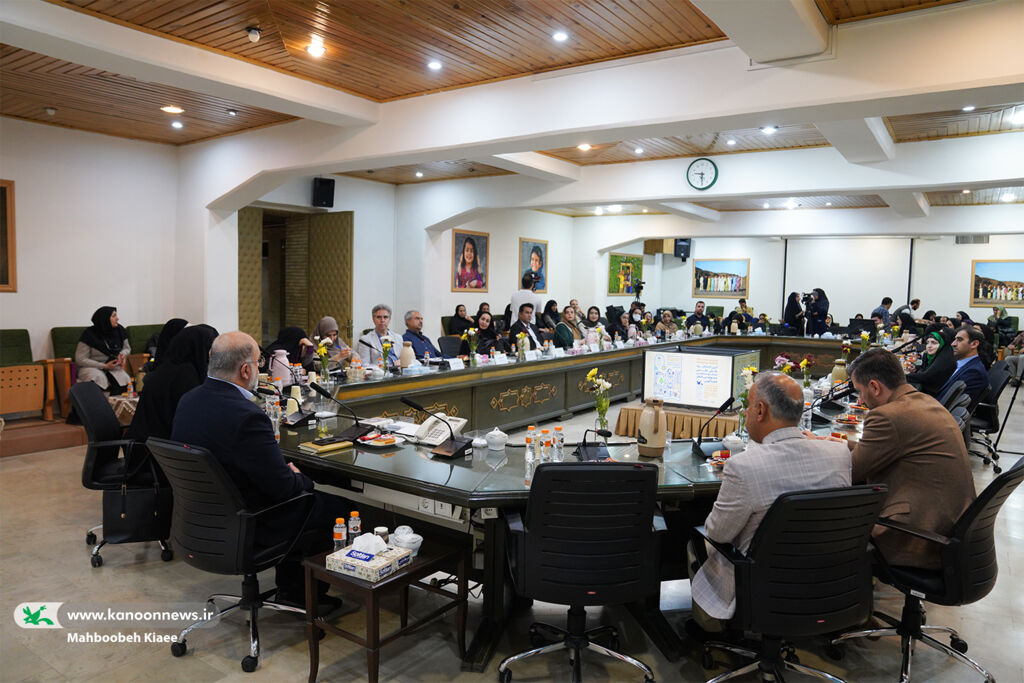 آثار برگزیده بخش علمی بیستوششمین جشنواره قصهگویی نقد و بررسی شد