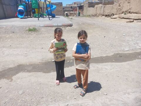 استقبال کودکان و نوجوانان از فعالیت کتابخانه سیار روستایی شهرستان چاراویماق