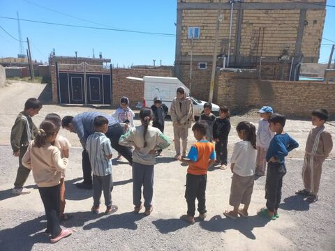 استقبال کودکان و نوجوانان از فعالیت کتابخانه سیار روستایی شهرستان چاراویماق