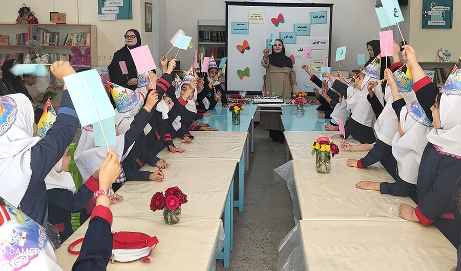 شور و شادی کلاس اولیها در جشن الفبای مراکز کانون مشگینشهر