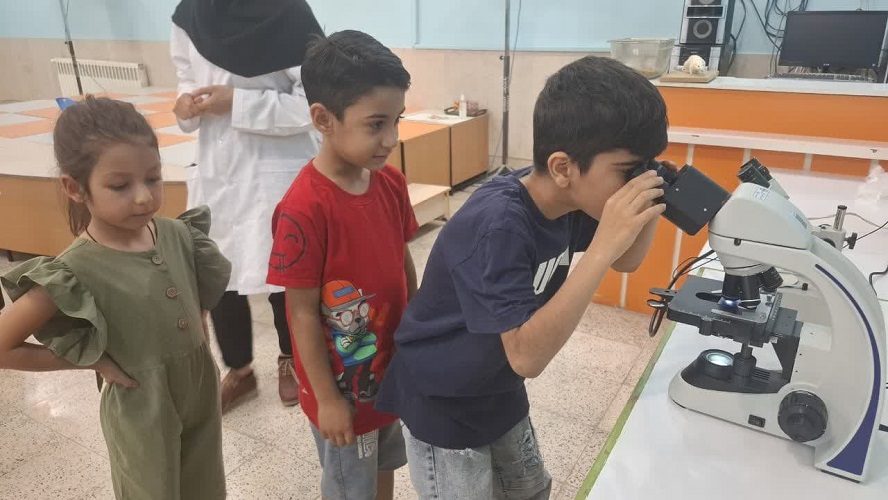 برگزاری کارگاه آموزشی«سفر به دنیای زیست»