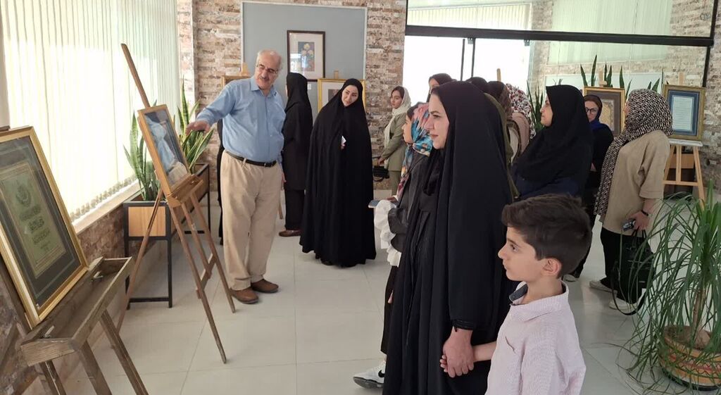 بازدید اعضای مراکز شهر کانون کرمانشاه از نمایشگاه آثار استاد جواری