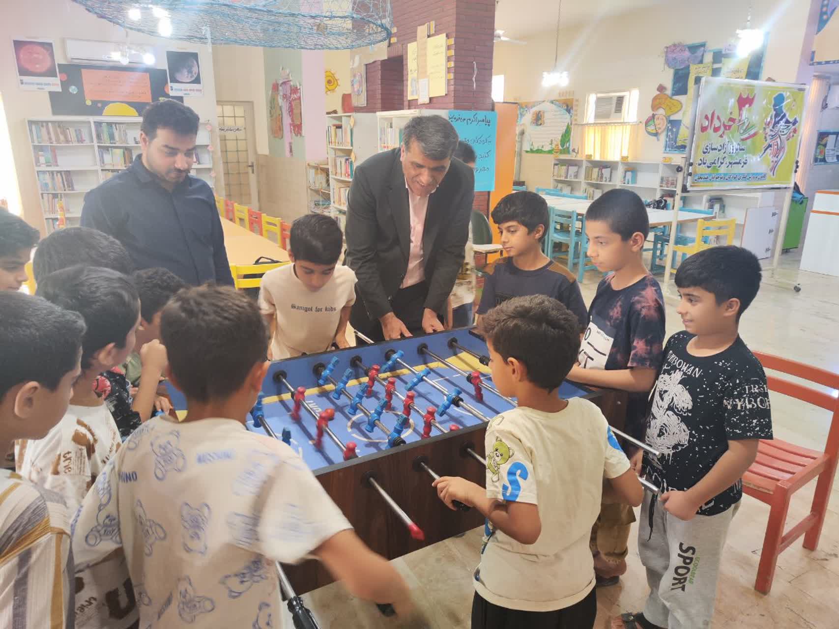 حضور فرمانداران در جمع کودکان و نوجوانان؛ شنیدن صدای نسل آینده