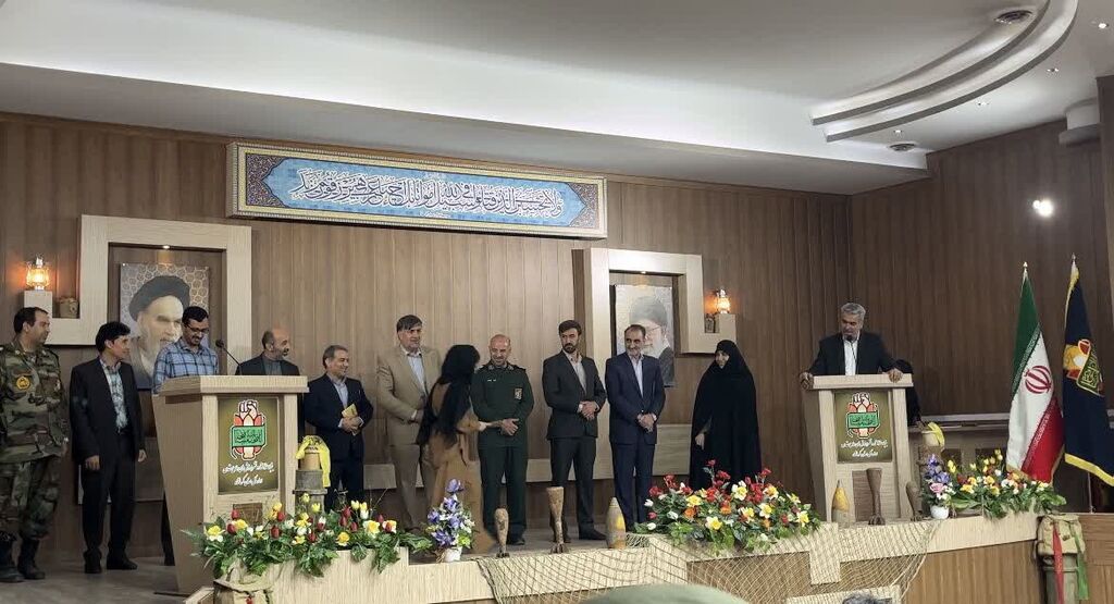 مربیان و اعضای کانون در کنگره شعر دفاع مقدس کرمانشاه خوش درخشیدند