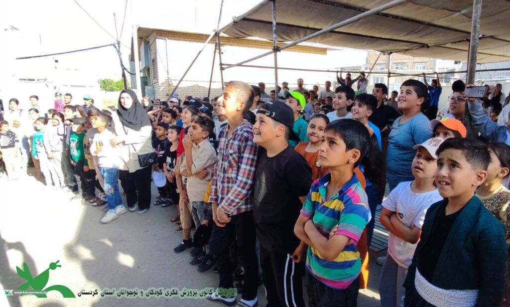 تماشاخانه سیار؛ آفرینش لبخند بر صحنههای خاکی دیواندره