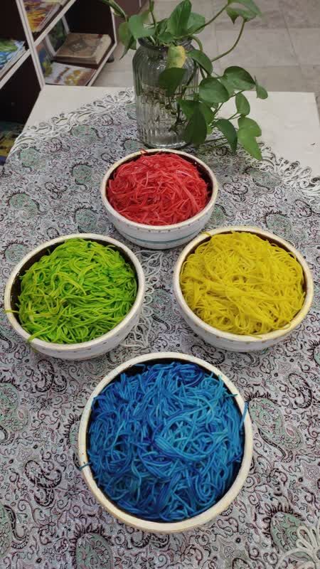 در کارگاه «ماکارونی رنگی همراه با بازیهای ریتمیک»