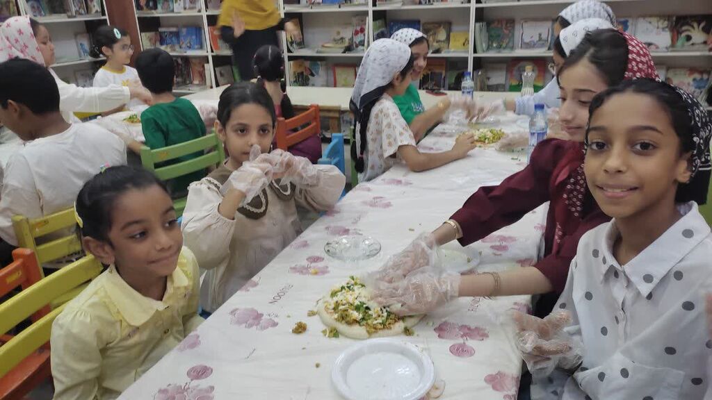 پرورش مهارتهای زندگی در کارگاه «پیتزا بپز، ریتم بساز، بازی من» در مرکز شماره یک بندرعباس