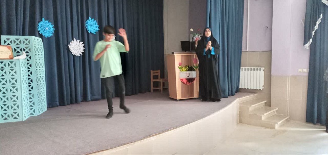 فرماندار شهرستان برخوار از کانون حبیبآباد بازدید کرد